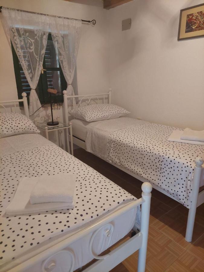 Apartman Studio Zdravko Eco Village Имотски Екстериор снимка
